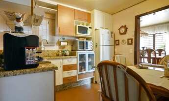 Imagem 6: Casa residencial semimobiliada com 3 dormitórios, sendo 1 suíte, sala de estar com lareira