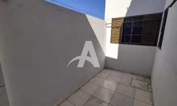 Imagem 4: Casa no Jardim Patricia 2 quartos, Fundos, Garagem Coberta e entrada Independente