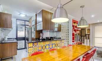 Imagem 3: Apartamento de 52 m² com varanda envidraçada próximo a Av Santo Amaro