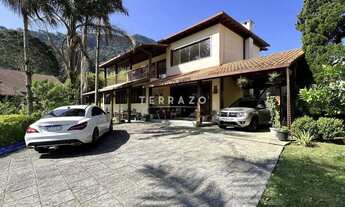 Imagem: Casa à venda, 6 quartos, 3 suítes, 2 vagas