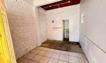 Imagem 4: Loja com 30 m², localizada às margens da Rodovia Tapir Rocha