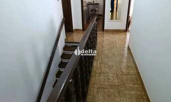 Imagem 6: Casa estilo sobrado com 5 quartos sendo 3 suítes para venda no bairro Fundinho Uberlândia