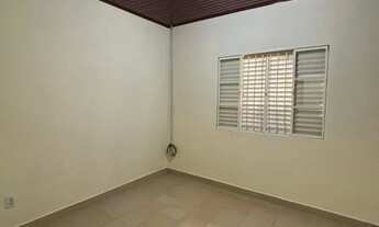 Imagem 2: Casa em condomínio de rua com 2 quartos sendo 1 suíte Armários e vaga de garagens