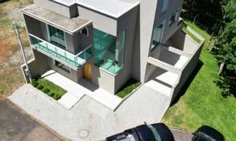 Imagem: Sobrado com 3 quartos à venda por R$ 650000.00