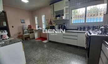 Imagem 3: Sobrado em NITERÓI com 250.49 m² , 4 quarto(s) , 1 suíte(s) , 4 vaga(s). Sobrado em NITERÓ