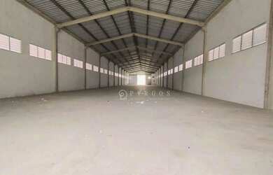 Imagem 3: Galpão 1.560m2 para locação - Industrial com 11 metros de pé direito