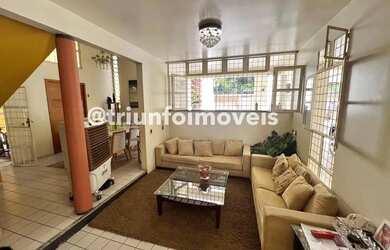 Imagem 4: Casa duplex no Bairro São João com 5 Quartos