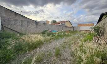 Imagem: Excelente lote à venda tem 300 m2 em Residencial