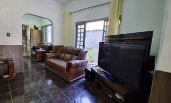 Imagem 4: Casa Residencial de 2 pisos com 3 dormitórios , 2 banheiros + 1anexo com 2 aptos JKs , con