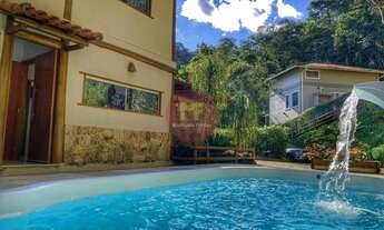 Imagem: Casa em condomínio com 03 suítes à venda