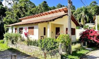 Imagem 2: Casa á venda em Condomínio fechado no Bairro Cacupé com terreno de 389 m2