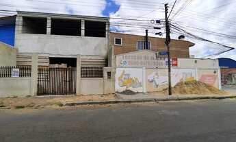 Imagem 4: Esquina - sobrado - barracão