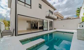 Imagem 2: Casa de condomínio para venda tem 420 metros quadrados com 4 quartos