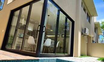 Imagem 5: Sobrado para aluguel possui 180 m2 com 3 suites e piscina privativa