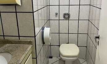 Imagem 7: Sala com recepção, mais quatro salas amplas, todas com piso cerâmico e divisórias de gesso