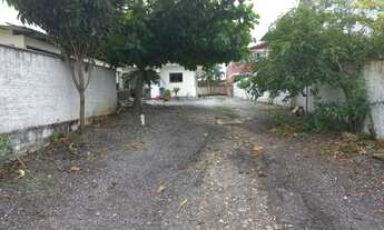 Imagem 3: Terreno com 1.350 m² com 03 casas construídas em alvenaria no bairro Cubatão em Palhoça