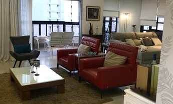 Imagem: More em uma apartamento de 198 m² com 3