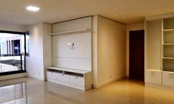 Imagem 2: Real Classic, quadra 206, rico em armários, desocupado, 2 vagas soltas. Ligue )61