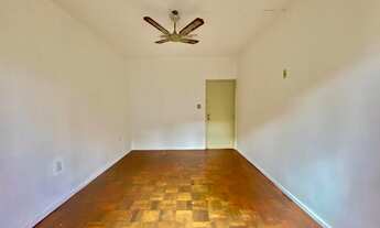 Imagem 3: Apartamento 3 dormitórios e sacada no centro histórico de Porto Alegre