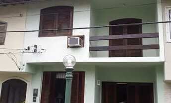 Imagem 7: Casa para aluguel possui 210 metros quadrados com 4 quartos