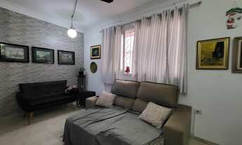 Imagem 2: 2 quartos, dependência, sala, cozinha, 2 banheiros, área de serviço, quintal privativo