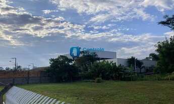 Imagem 2: Amplo terreno em excelente localização no Ipiranga - São José