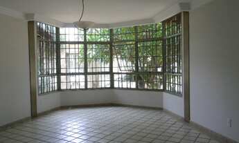 Imagem: Sobrado para aluguel possui 245 metros quadrados