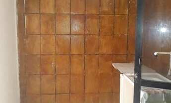 Imagem 4: Casa com 60m², 02 quartos, 01 banheiro, cozinha, sala, área de serviço, lavanderia e forra