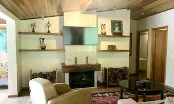 Imagem 4: Ótima casa c/200m2 em Campos do Jordão, região privilegiada Alto da Boa Vista, somente par