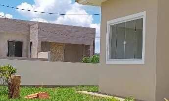 Imagem 2: Casa de alto padrão, com 4 quartos e localização nobre no centro de Miguel Pereira