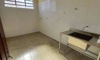 Imagem 4: ALUGUE: EXCELENTE PONTO COMERCIAL NO JARDIM CANADÁ, COM ESTACIONAMENTO PARA CLIENTES