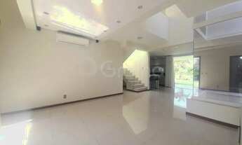 Imagem 2: Casa para Venda em Florianópolis, Campeche, 3 dormitórios, 3 suítes, 4 banheiros, 2 vagas