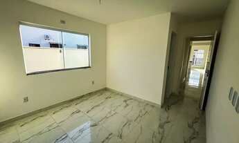 Imagem 7: Casa à Venda no Caminho do Sol com 2 Quartos, Sendo 1 Suíte - Modernidade e Conforto