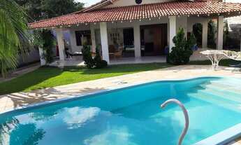 Imagem 2: Casa na Avenida dos Holandeses com campo de futebol