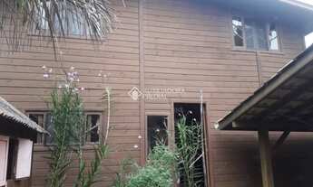 Imagem 4: Casa com Edícula na Armação do Pântano do Sul