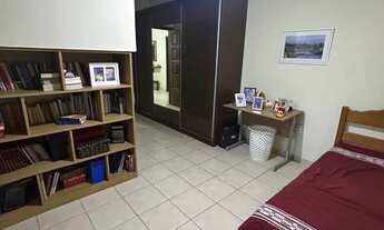 Imagem 2: Casa triplex no centro de Nova Iguaçu