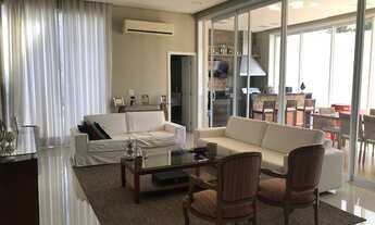 Imagem 2: Casa para venda com 360 metros quadrados com 4 quartos