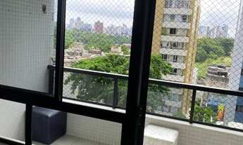 Imagem 2: Bem localizado esse apartamento com quatro quartos com duas suítes com armários planejados