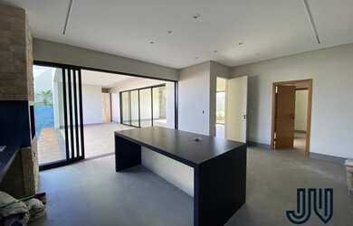 Imagem 2: Belíssima casa no Condomínio Grand Trianon, com