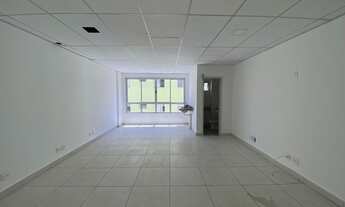 Imagem 2: Sala de 50 m? em pr?dio imponente com elevador acima do Banco Ita? Castelo