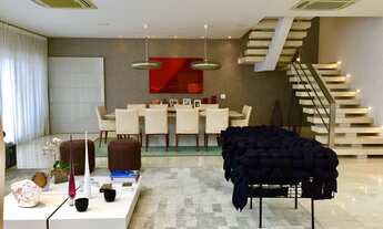 Imagem 2: Casa de condomínio para venda tem 700 metros quadrados com 5 quartos