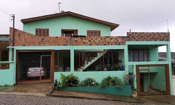 Imagem: Casa ampla, com 347m², são 3 andares podendo