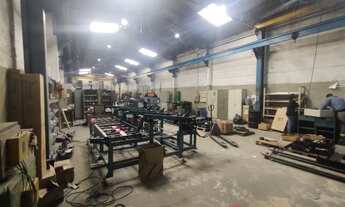 Imagem 3: Galpão com 4 pontes rolantes