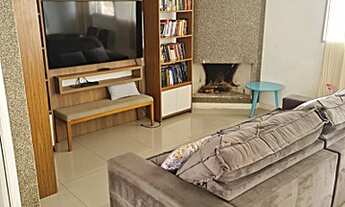 Imagem 3: Condomínio de alto padrão. Muito verde e 228 metros quadrados