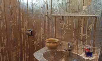 Imagem 6: Sobrado em rua sem saída muito bem localizado tendo 3 dormitórios e 3 vagas de garagem