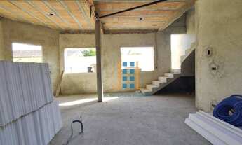 Imagem 4: Sobrado no Capão Raso com três quartos sendo uma suíte e terraço