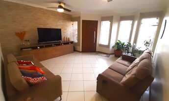 Imagem 4: Sobrado para venda possui 239 metros quadrados com 3 quartos em Campestre - Santo André