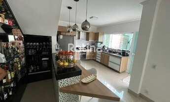 Imagem 5: Casa para aluguel, 4 quartos, 1 suíte, 2 vagas, Jardim Europa - Uberlândia/MG