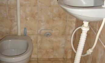 Imagem 4: Quitinete com 40 m², com 1 quarto, 1 banheiro, 1 cozinha/sala. Não é cobrado valor de cond