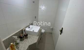 Imagem 3: Casa para aluguel, 4 quartos, 1 suíte, 2 vagas, Jardim Europa - Uberlândia/MG